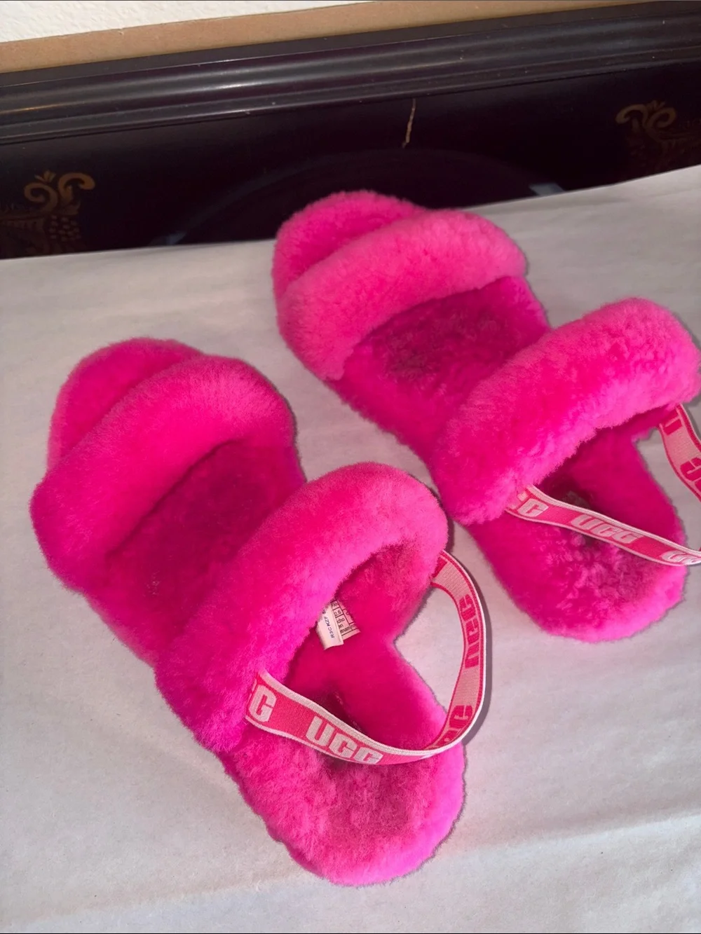 UGG Hot Pink Shearling Slide Sandals 🩷🩷🩷
